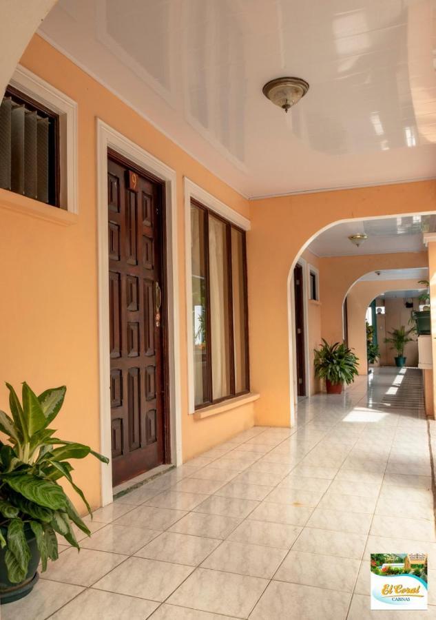 Hotel Y Cabinas El Coral Jaco Luaran gambar