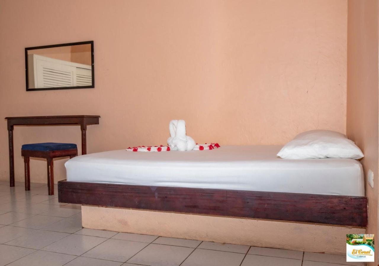 Hotel Y Cabinas El Coral Jaco Luaran gambar
